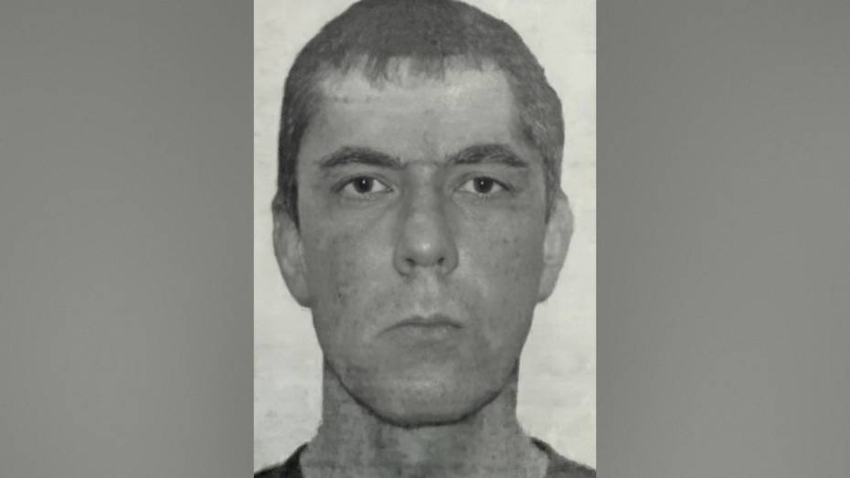 В Воронежской области ищут 47-летнего мужчину в красной камуфляжной куртке