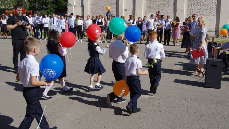Воронежские родители уже получили выплаты к новому учебному году на 2,6 млрд рублей