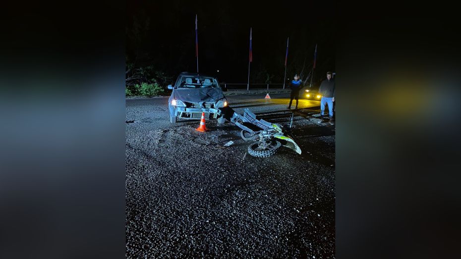 В Воронежской области 15-летний мотоциклист пострадал в ДТП с Renault Logan