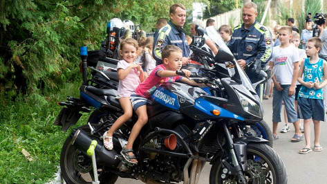 Воронежские госавтоинспекторы приняли ребят из ЛНР и ДНР в «Академию детской безопасности»