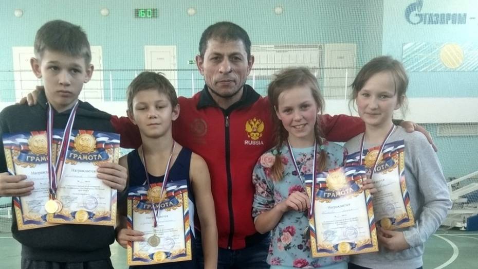 Аннинские борцы завоевали 2 «золота» межрегионального турнира