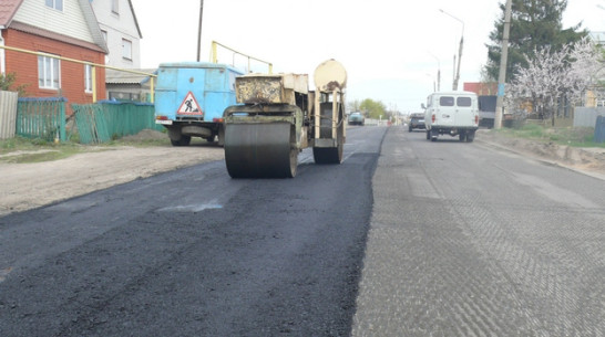 В Верхнем Мамоне каток наехал на легковой автомобиль