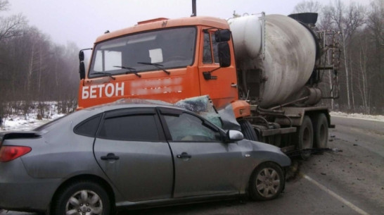 В Воронежской области в ДТП погибли женщина и 2-летняя девочка