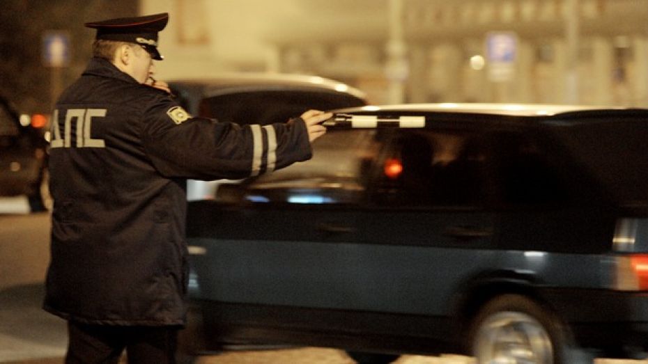 Воронежские автоинспекторы задержали подозреваемого в грабеже