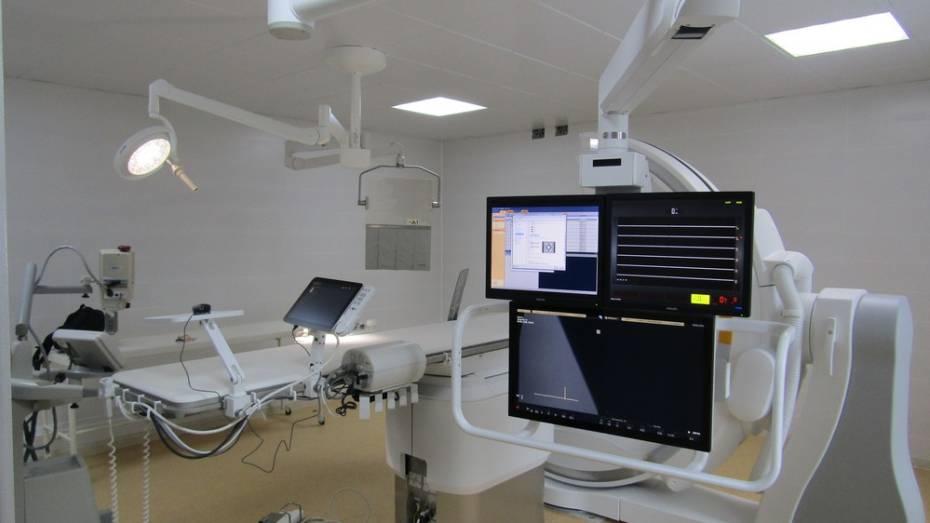 В Бобровской райбольнице открылась новая рентгеноперационная 