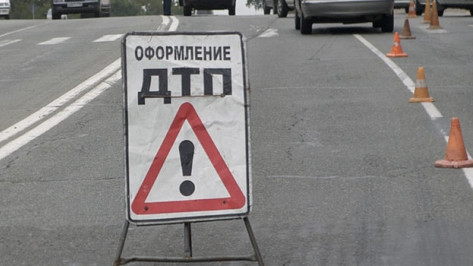 За минувшие сутки на дорогах Воронежской области в ДТП погибли четыре человека