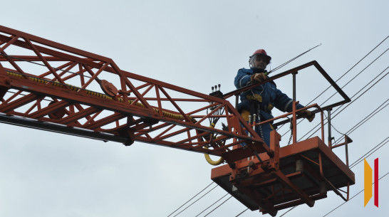 Воронежские энергетики продолжают работать в особом режиме из-за сильных ливней