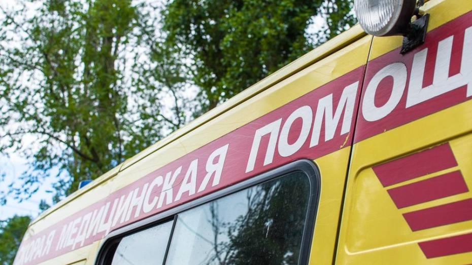 В Борисоглебске с 4 этажа выпала двухлетняя девочка