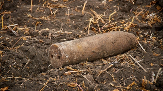 В Бобровском районе водитель бульдозера нашел снаряд времен ВОВ