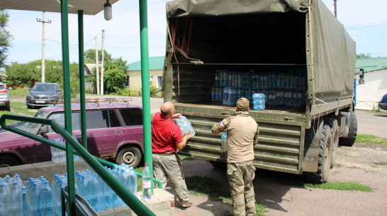 Верхнемамонские волонтеры передали бойцам СВО 4,5 тонны бутилированной питьевой воды