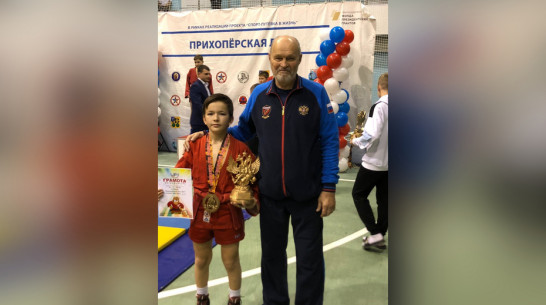 Поворинские самбисты выиграли «золото» и «серебро» на турнире в Саратовской области