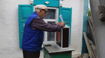 На выборах губернатора Воронежской области одним из первых проголосовал 100-летний ветеран
