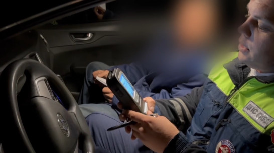 В Воронежской области мужчина лишился мопеда за пьяную езду: видео
