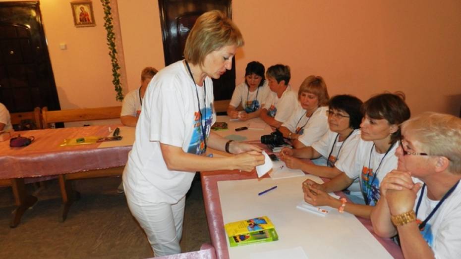 Учитель из Репьевки съездила в Сочи, чтобы научить коллег мастерить древнеславянский оберег