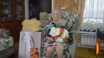«До сих пор вяжу на спицах»: жительница Воронежской области Мария Наумова отметила 100-летие