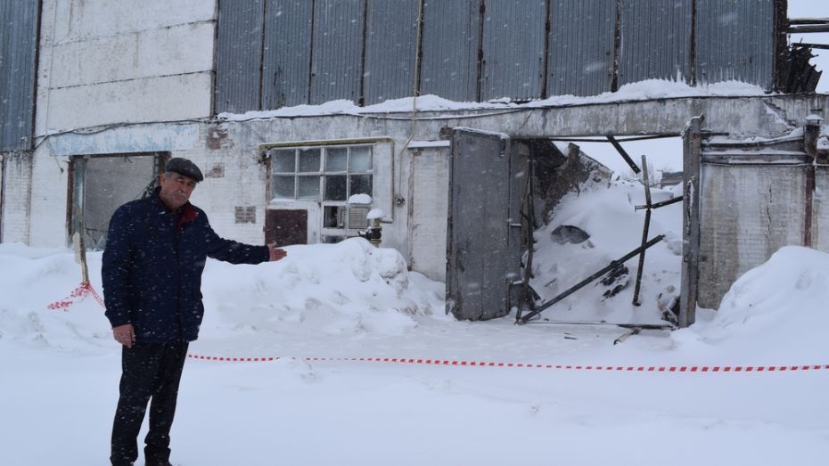 В Борисоглебске обрушилась крыша ремонтного цеха автотранспортного предприятия