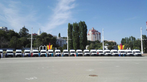 Медучреждения Воронежской области получили 95 машин «скорой»