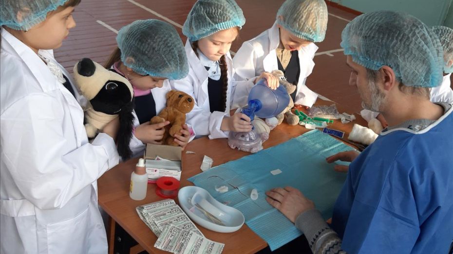 Воронежских детей через ролевые игры избавят от страха перед врачами
