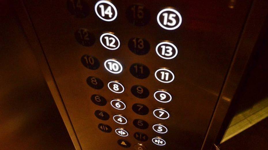 Саратовские власти учли опыт Воронежской области в замене лифтов