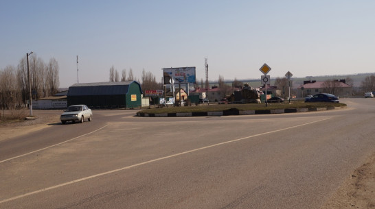 В поселке Хохольский обновят въездную группу