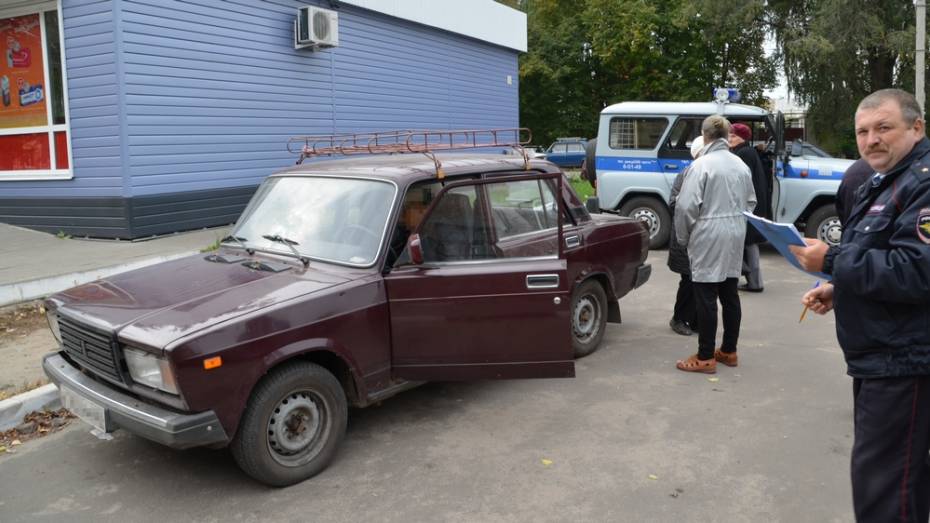 В Воронежской области 76-летний мужчина умер на стоянке райбольницы