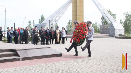 Участники автопробега «Огненными верстами Победы» посетили Хохольский район