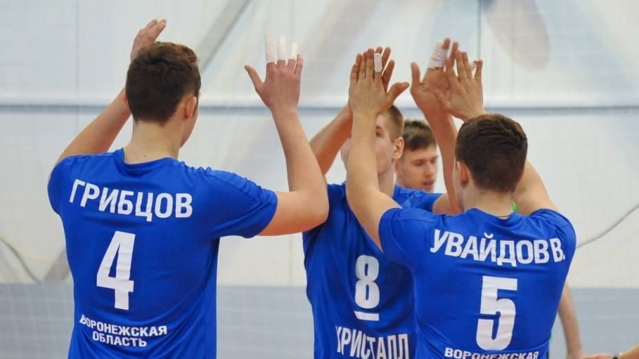 Воронежские волейболисты выиграли второй матч в Махачкале