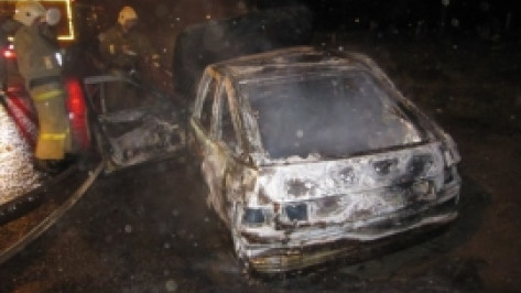 В Воронеже ночью сгорел «ВАЗ»