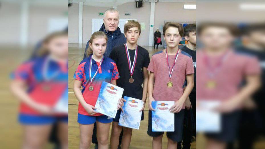 Рамонский школьник выиграл «золото» на областном турнире по настольному теннису