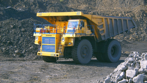 Воронежца зажало между двумя самосвалами БелАЗ