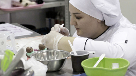 Профессии повара и слесаря смогут получить верхнемамонские школьники в новом году