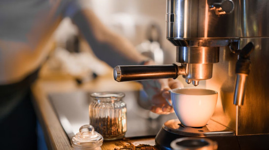 В Воронеже мужчина пробрался в квартиру бывшей жены и украл кофемашину