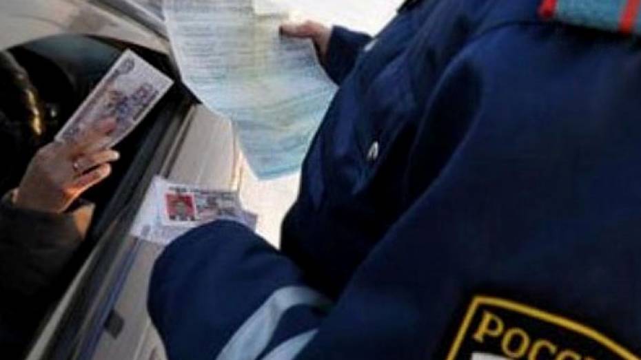 В Борисоглебске инспектора ДПС поймали на взятке