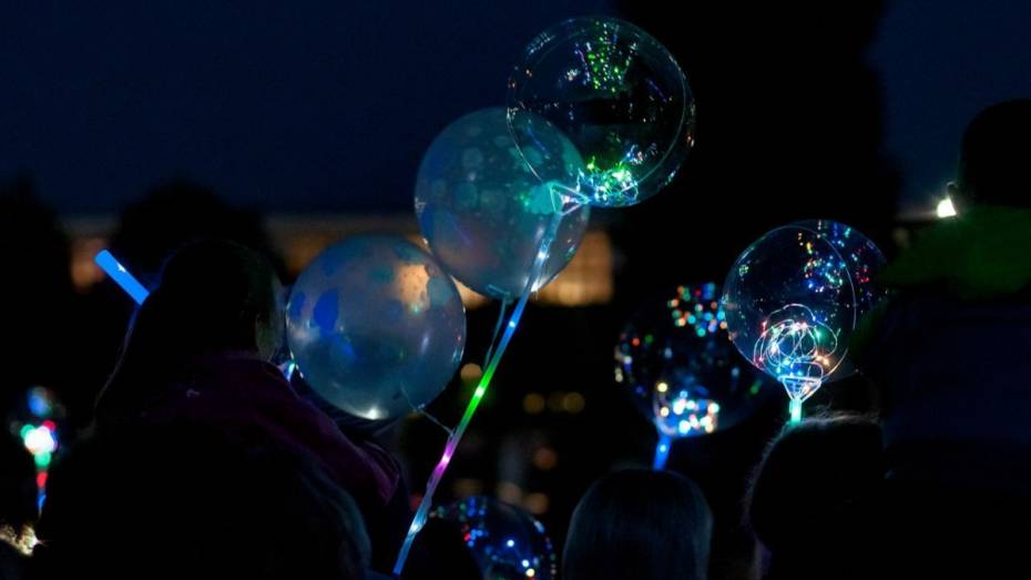 Воронежцев позвали на флешмоб светящихся волшебных шаров 