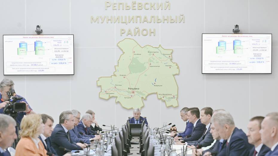 «По некоторым позициям рост – выше среднеобластного»: воронежский губернатор оценил темпы развития Репьевского района