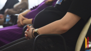 Экскурсии, лекции психологов и подарки: Воронеж готовится отметить День беременных