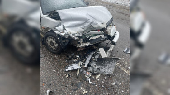 ВАЗ-2115 и «Лада Калина» столкнулись под Воронежем: пострадала 16-летняя пассажирка