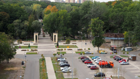 В Центральном парке Воронежа временно закроют часть парковки