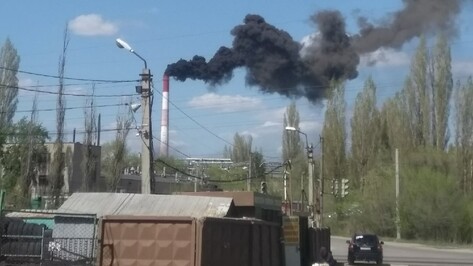 Пожар на воронежском каучуковом заводе потушили