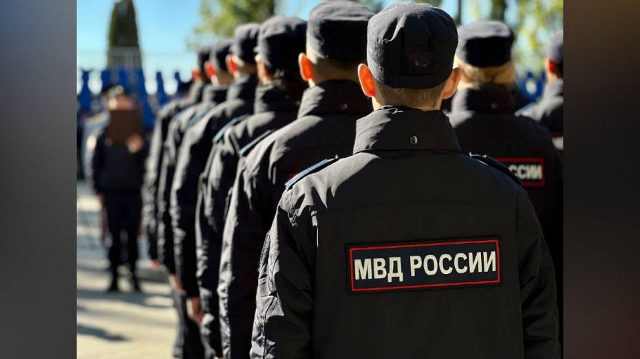 Губернатор Александр Гусев поздравил воронежских участковых с профессиональным праздником