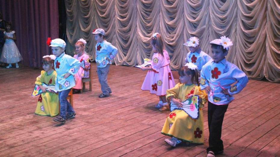 В Петропавловском районе прошел фестиваль детского творчества «Звездный шанс»