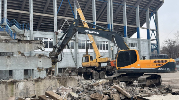 В Воронеже приступили к демонтажу Центрального стадиона профсоюзов: видео