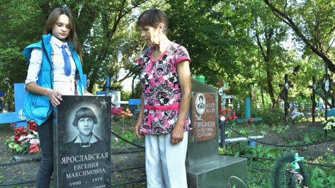 В бутурлиновском селе установили памятник участнице Гражданской войны