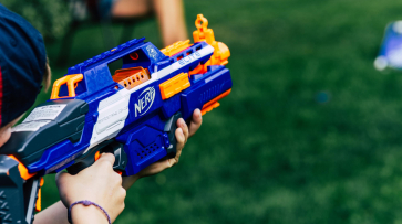 В Воронеже ребенок чуть не лишился глаза из-за игрушечного пистолета