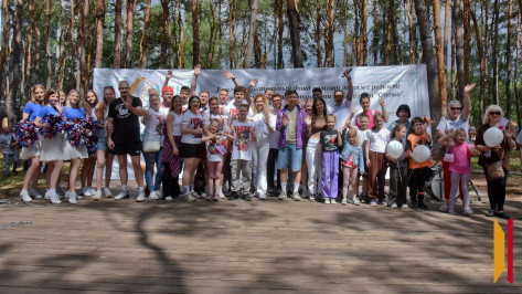 Зарядка, авиамоделирование и сладкая вата: в воронежском парке «Дельфин» отпраздновали День защиты детей