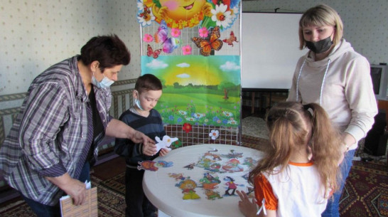 Для детей из ЛДНР провели игровую программу в Острогожской детской библиотеке