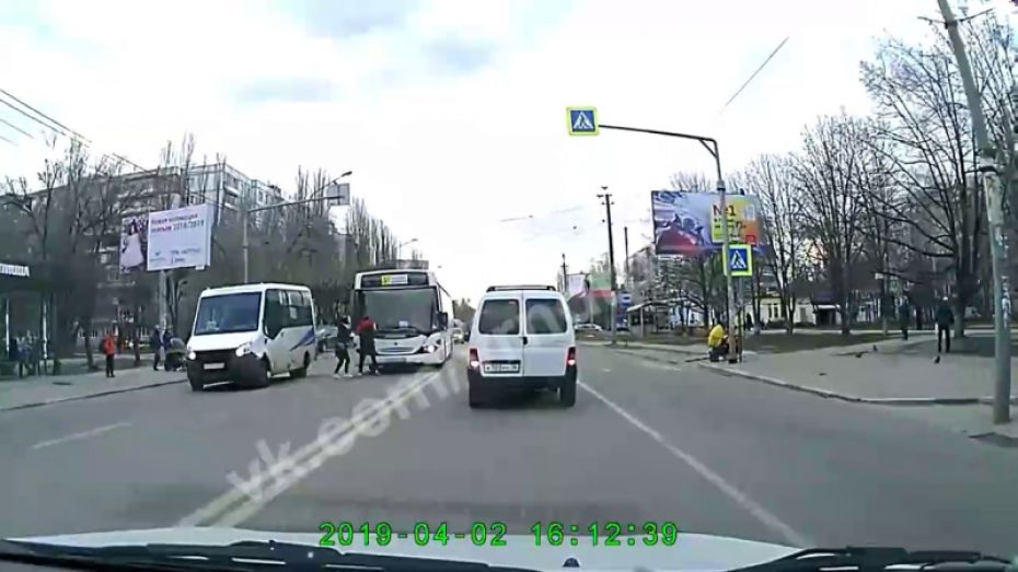 Водителя автобуса №5А в Воронеже оштрафовали после видео в Сети