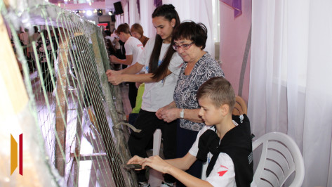 Хохольские волонтеры изготовили более 12 тыс масксетей за 2 года