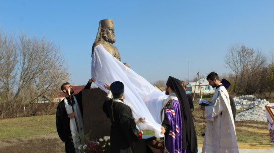 В Ольховатском районе открыли памятник в честь земляка – архиепископа Дмитрия Самбикина