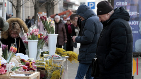 Тюльпаны, мимозы или розы? Как воронежцам правильно выбрать цветы на 8 Марта